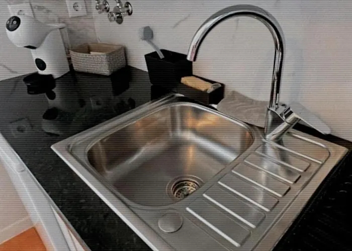 T1 Confortable A Ajuda - Proche Belem, Tram, Bus,centre Apartment *